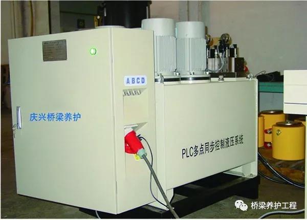 談一談橋梁同步頂升技術(shù)原理