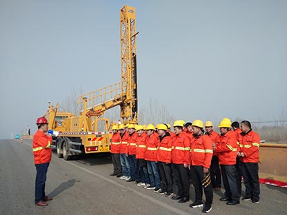 橋檢車培訓(xùn)1.jpg 橋檢車培訓(xùn)1.jpg